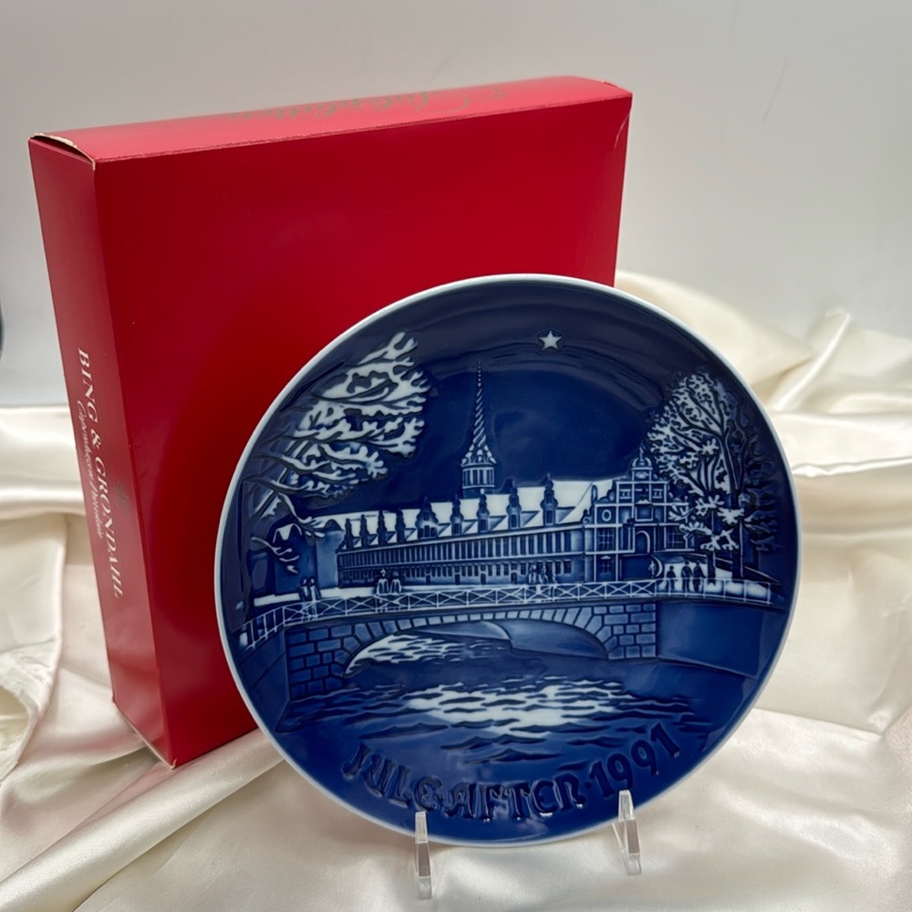 1991 Bing and Grondahl Christmas Plate; “Christmas at Home”